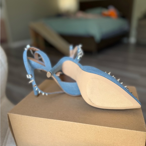 Steve Madden Blue Studded Women's Heels - Picture 14 of 14